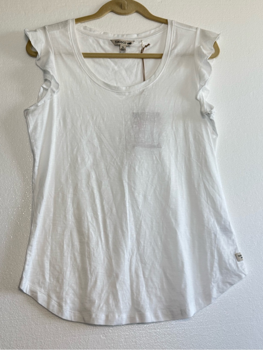 Road & Co White Ruffle Sleeve Tee Shirt Size Medium Casual Feminine Top